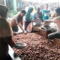ঝিনাইদহে পিঁয়াজে আগুন কেজি ২০০ টাকা : ক্ষুব্ধ সাধারণ মানুষ