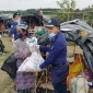 করোনা : বেদে সম্প্রদায়ের পাশে পটুয়াখালী পুলিশ সুপার