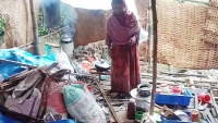 কোথাও জায়গা পাইনা, কেউ থাকতে দেয়না, তাই পুকুরে মাঁচা বানাইয়া থাকি