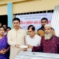 ঈশ্বরগঞ্জে অগ্নিকাণ্ডে ক্ষতিগ্রস্ত পরিবারের মাঝে ঢেউটিন বিতরণ