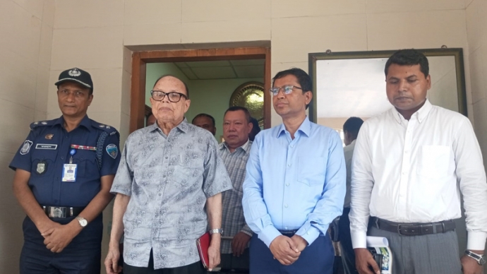 খাদ্যে উৎপাদনে বাংলাদেশ স্বয়ংসম্পূর্ণ : খাদ্য উপদেষ্টা আলী ইমাম মজুমদার
