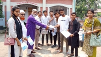 ঈশ্বরগঞ্জে শিক্ষামূলক লিফলেট বিতরণ