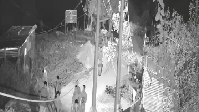 দেড় কোটি টাকা চাঁদার দাবীতে রাবিপ্রবিতে অস্ত্রধারীদের হানা : ক্যাম্প স্থাপনের অনুরোধ জানিয়েছেন ভিসি