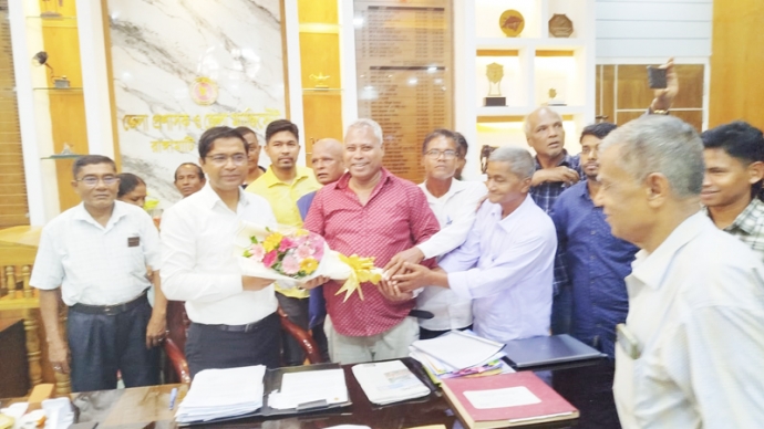 বড়ুয়া সংগঠনের নর্বগঠিত কমিটির নেতৃবৃন্দ রাঙামাটি জেলা প্রশাসক সাথে সৌজন্য স্বাক্ষাত করেছেন