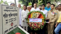 আত্রাইয়ে জুলাই যোদ্ধাদের কবরে প্রশাসনের শ্রদ্ধা নিবেদন