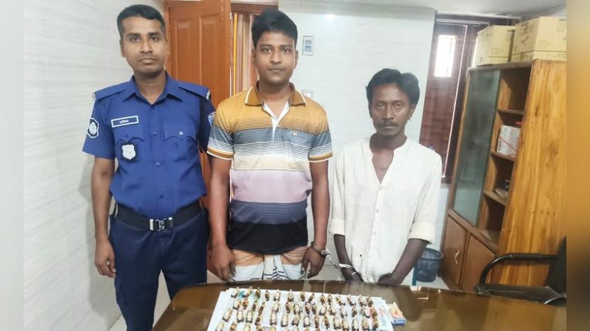 আত্রাইয়ে হেরোইনসহ ২জন মাদক কারবারি গ্রেফতার