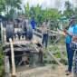 ঝালকাঠিতে ব্রিজ ভেঙ্গে পাথরবহকারি ট্রাক খালে, যোগাযোগ বিচ্ছিন