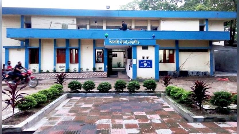 আত্রাইয়ে নওগাঁ-নাটোর আঞ্চলিক মহাসড়কে যানবাহন আটকিয়ে গণডাকাতি