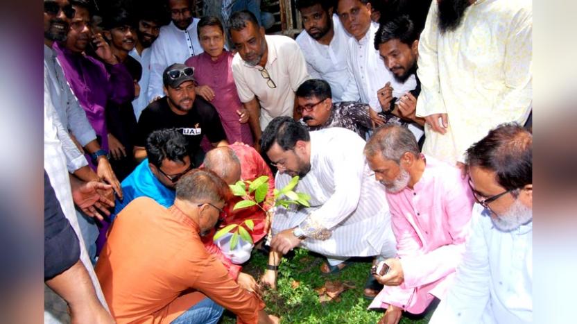 ব্যক্তির চেয়ে দেশ বড়”- শহীদ জিয়ার এই দর্শন বুকে নিয়েই প্রধানমন্ত্রী তারেক রহমান দেশকে এগিয়ে নিচ্ছেন : ভূমি প্রতিমন্ত্রী মীর হেলাল