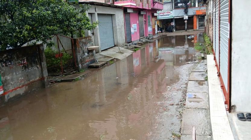 ঝালকাঠির সড়ক টেন্ডার হলেও কাজ শুরু না করায় বাড়ছে জনদুর্ভোগ