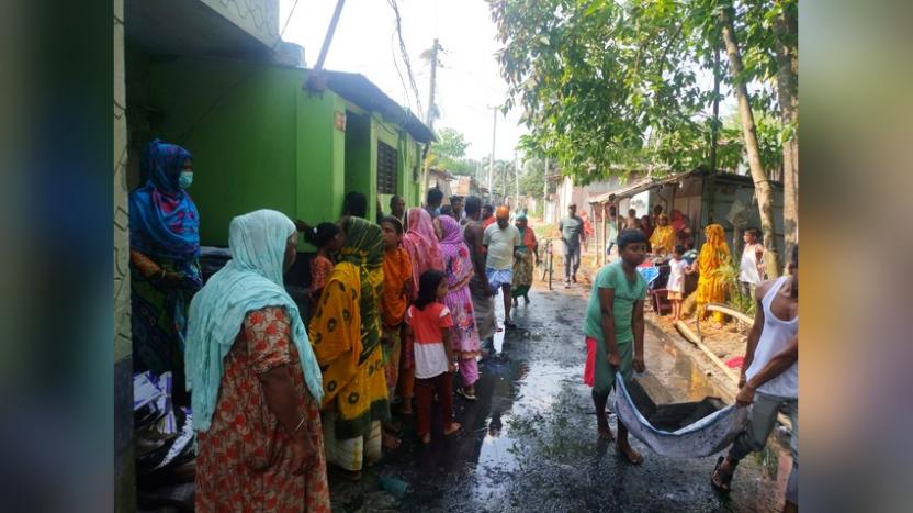 পার্বতীপুরে বৈদ্যুতিক শর্ট সার্কিটে অগ্নিকাণ্ড, ৭-৮ লাখ টাকার ক্ষতি