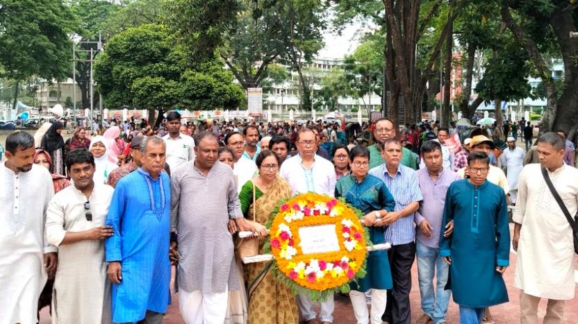 বিপ্লবী ওয়ার্কার্স পার্টি সরকারের ভালো কাজের যেমন প্রশংসা করবে,তেমনি দেশ ও জনস্বার্থবিরোধী পদক্ষেপের বিরোধিতা করবে
