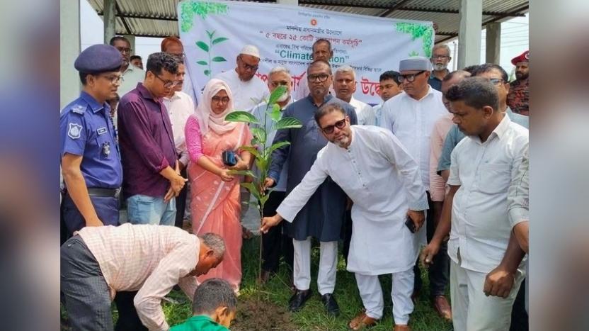 ঈশ্বরগঞ্জে বৃক্ষরোপণ কর্মসূচির উদ্বোধন