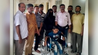 উপজেলা শিক্ষা কর্মকর্তার উদ্যোগে হুইলচেয়ার পেল শিক্ষার্থী মেহেদী