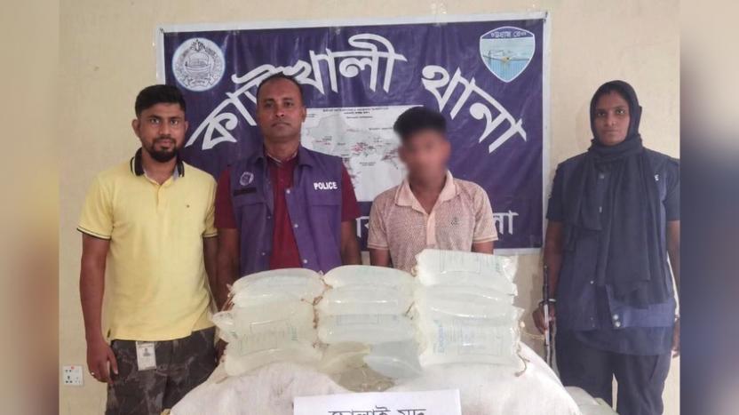 কাউখালীতে সিএনজিভর্তি চোলাই মদসহ মাদক কারবারি গ্রেফতার