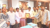 নারায়ণগঞ্জ সিটি কর্পোরেশন প্রশাসকে জুলাই যোদ্ধা সংসদ এর সম্মাননা
